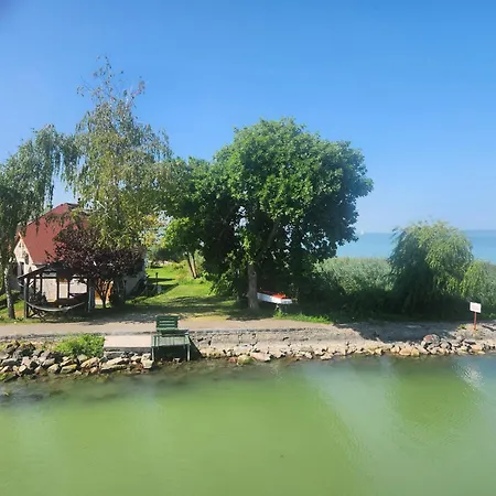 Haz A Szigeten Holiday home *